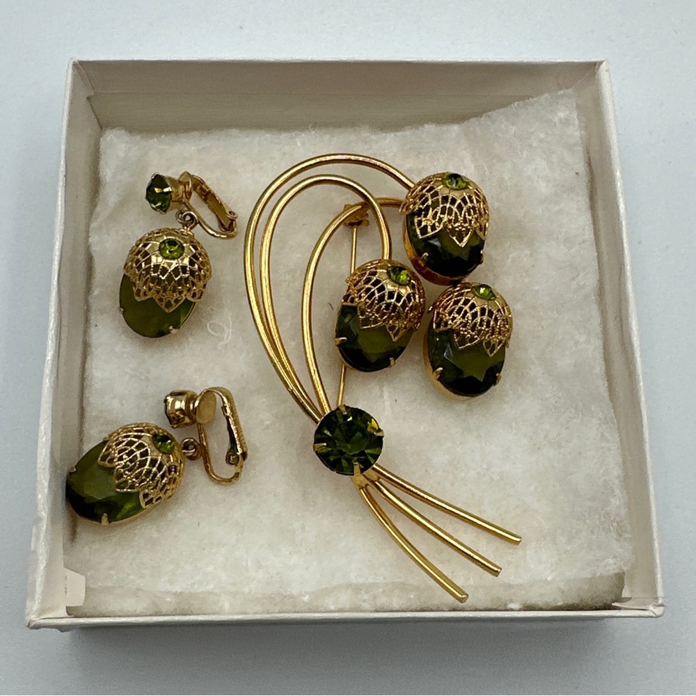 Sarah Coventry"Touch of elegance" Set with Earrings and Brooch‎ #510